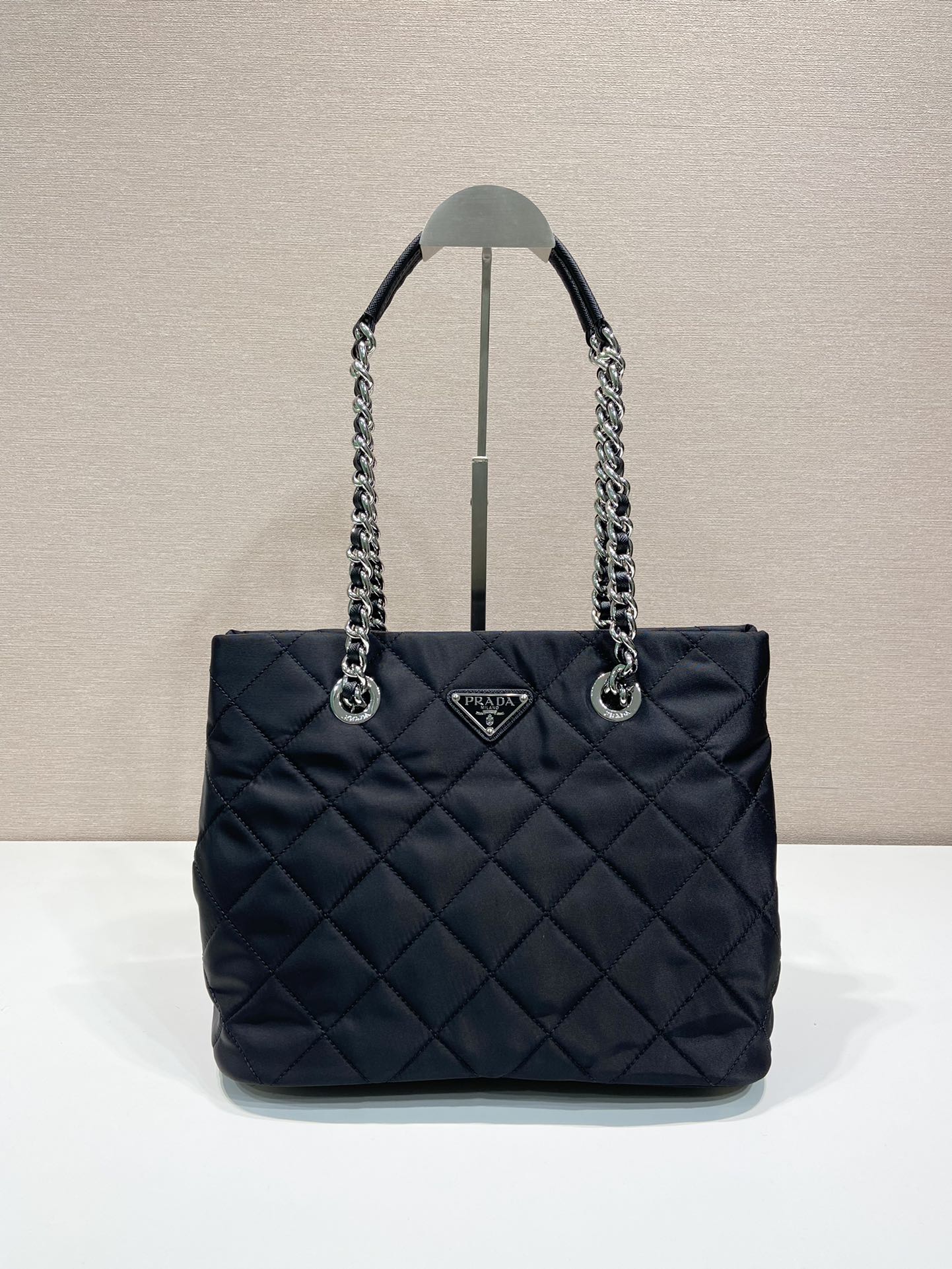 Prada_1BD650_Tote_Bag-30